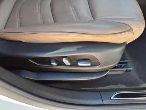 Used 2019 Cadillac XT5 Platinum image 10