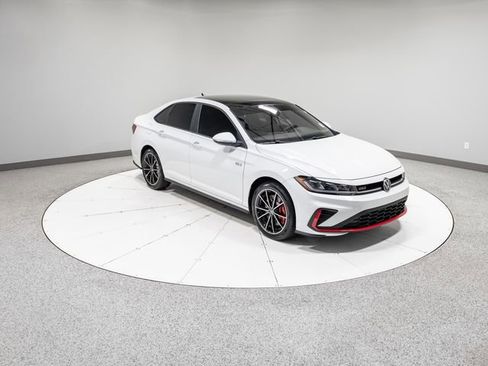 Used 2025 Volkswagen Jetta GLI Autobahn image 29