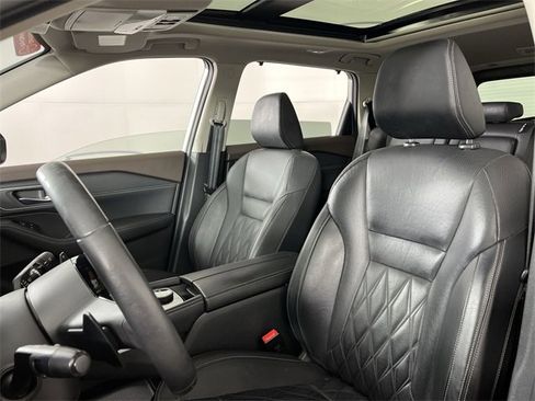 Certified 2021 Nissan Rogue Platinum image 11