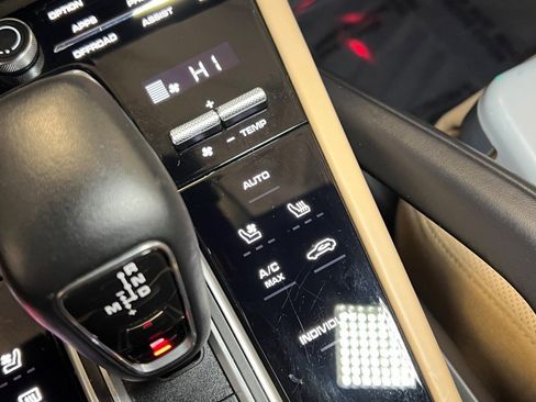 Used 2022 Porsche Cayenne S image 44