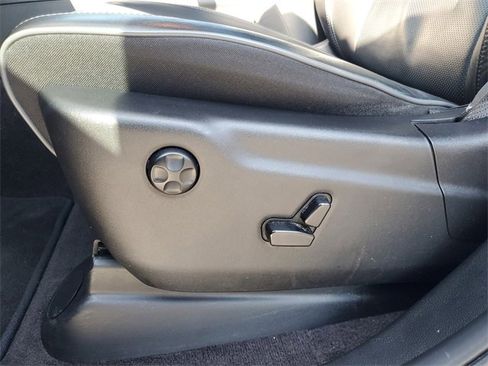 Used 2019 Jeep Grand Cherokee Overland image 18