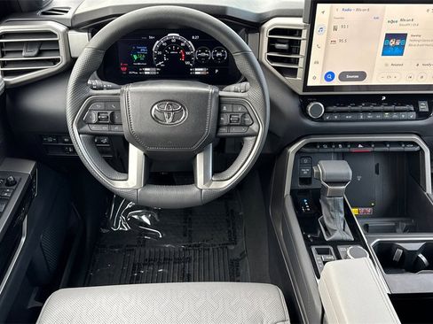 Used 2025 Toyota Tundra Limited image 17