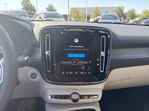 Used 2025 Volvo XC40 B5 Ultra w/ Protection Package Premier AWD/4WD image 26