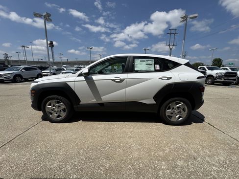 New 2026 Hyundai Kona SE image 16