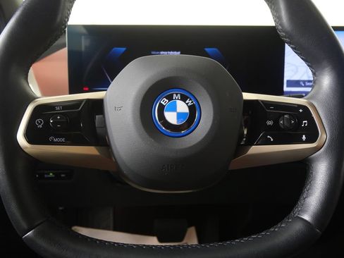 Used 2024 BMW iX xDrive50 w/ Premium Package AWD/4WD image 18
