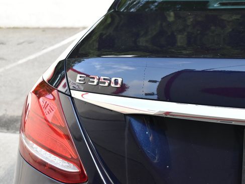 Used 2020 Mercedes-Benz E 350 4MATIC Sedan image 34