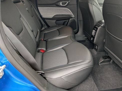 Used 2025 Jeep Compass Latitude AWD/4WD image 11