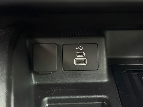 Used 2025 Ford Bronco Sport Badlands AWD/4WD image 13