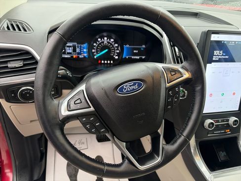 Used 2023 Ford Edge Titanium image 22