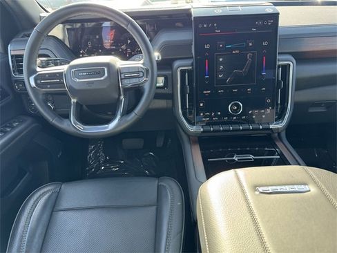 Certified 2025 GMC Yukon XL Denali image 11