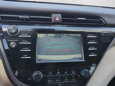 Used 2019 Toyota Camry LE image 12