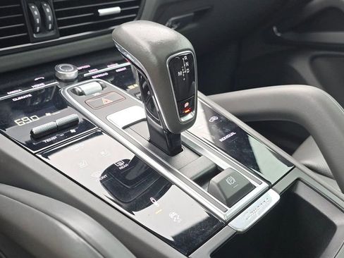 Used 2022 Porsche Cayenne E-Hybrid AWD/4WD image 70