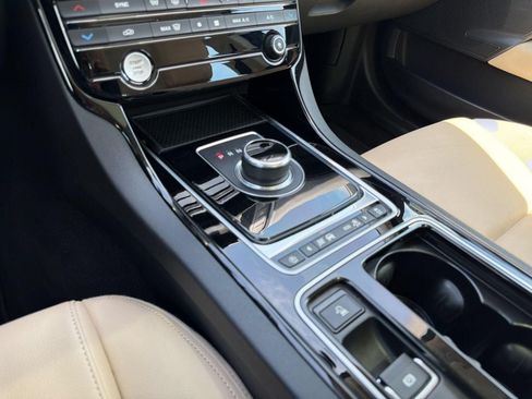 Used 2018 Jaguar XE RWD image 24