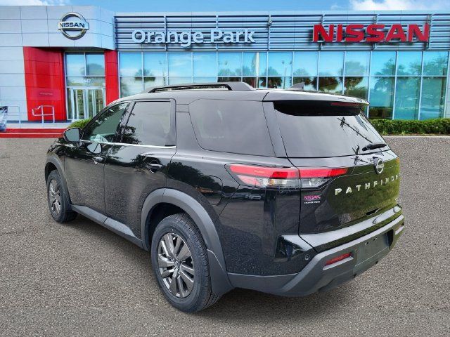 Used 2024 Nissan Pathfinder SV FWD image 3