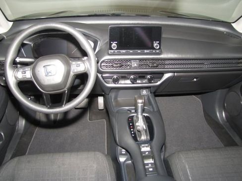 Certified 2025 Honda HR-V LX image 13