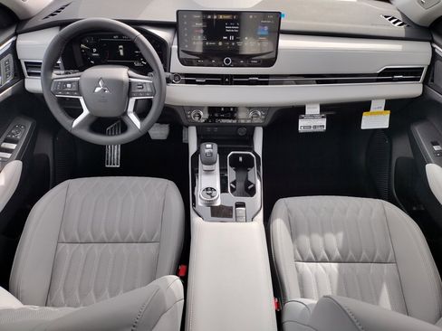 New 2026 Mitsubishi Outlander SEL image 2