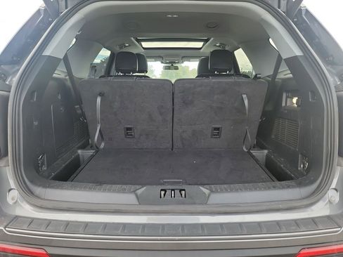 Used 2022 Ford Explorer XLT w/ Equipment Group 202A image 24