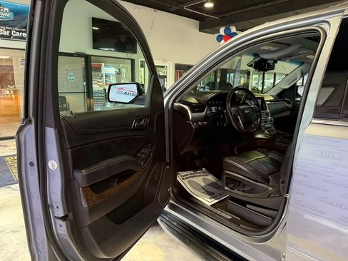 Used 2018 Chevrolet Suburban LT AWD/4WD image 28