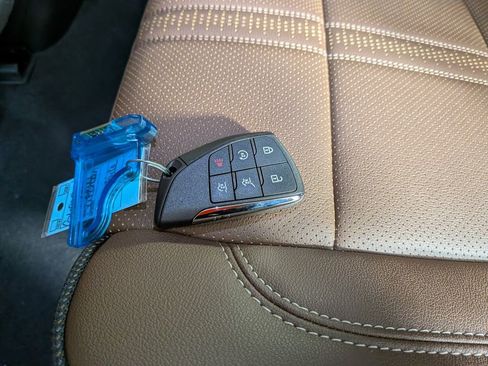 New 2026 Chevrolet Suburban High Country image 36