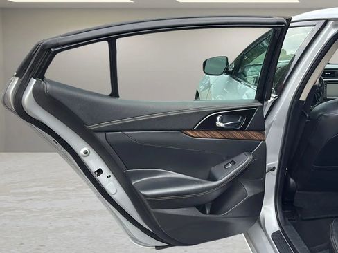 Used 2017 Nissan Maxima Platinum image 33