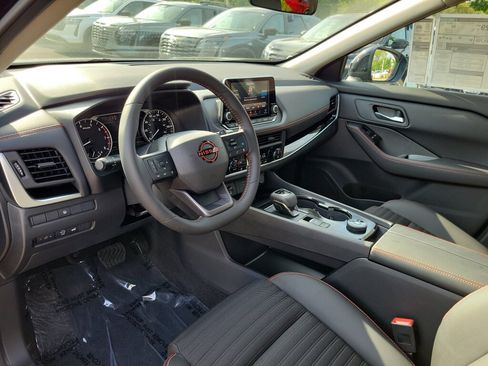 New 2026 Nissan Rogue SV AWD/4WD image 18