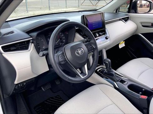 Certified 2023 Toyota Corolla Cross LE FWD image 17