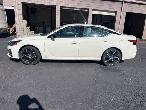 Used 2025 Nissan Altima 2.5 SR image 12