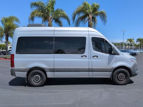 Used 2019 Mercedes-Benz Sprinter 2500 image 11