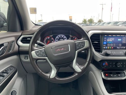 Used 2021 GMC Acadia SLT w/ Technology Package image 14