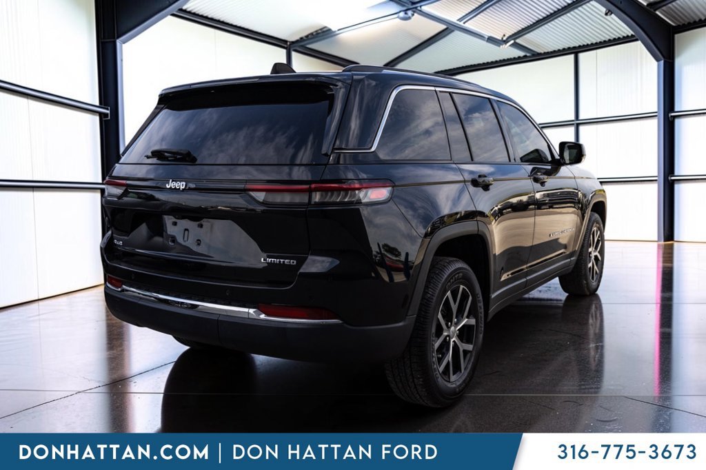 Used 2023 Jeep Grand Cherokee Limited w/ Trailer Tow Prep Group (B) AWD/4WD image 28