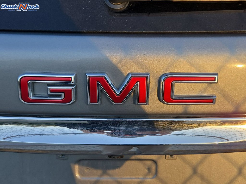 Used 2024 GMC Terrain SLT AWD/4WD image 7