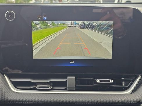 Used 2025 Chevrolet Equinox LT AWD/4WD image 29
