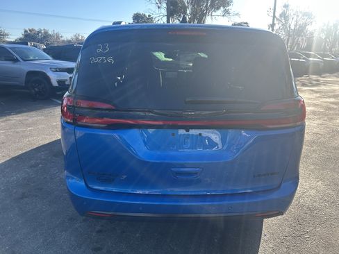 New 2026 Chrysler Pacifica Limited w/ S Appearance Package image 6