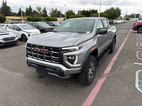 Used 2024 GMC Canyon AT4 w/ AT4 Premium Package AWD/4WD image 3