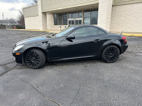 Used 2009 Mercedes-Benz SLK 300 image 3