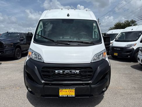 Used 2026 RAM ProMaster 2500 w/ Safety Group FWD image 2