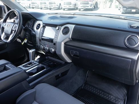 Used 2020 Toyota Tundra SR5 w/ SR5 Upgrade Package AWD/4WD image 35