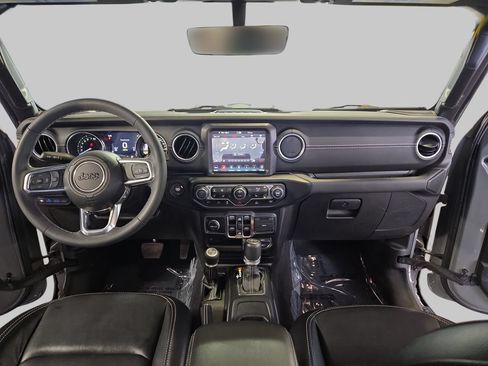 Used 2023 Jeep Wrangler Unlimited Sahara w/ Cold Weather Group AWD/4WD image 10