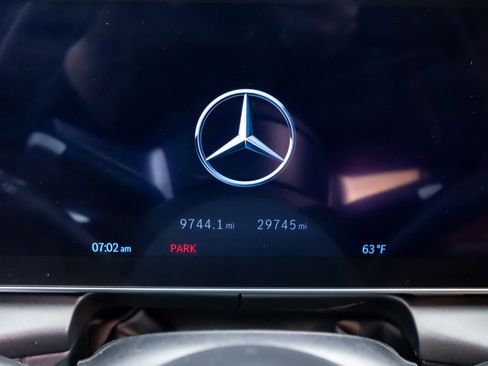 Used 2024 Mercedes-Benz GLC 300 4MATIC image 20