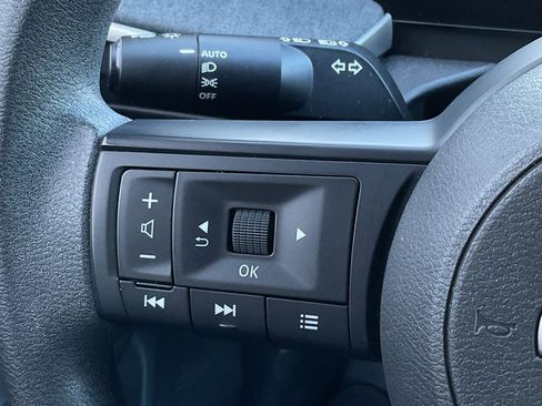 Used 2025 Nissan Kicks SV image 23