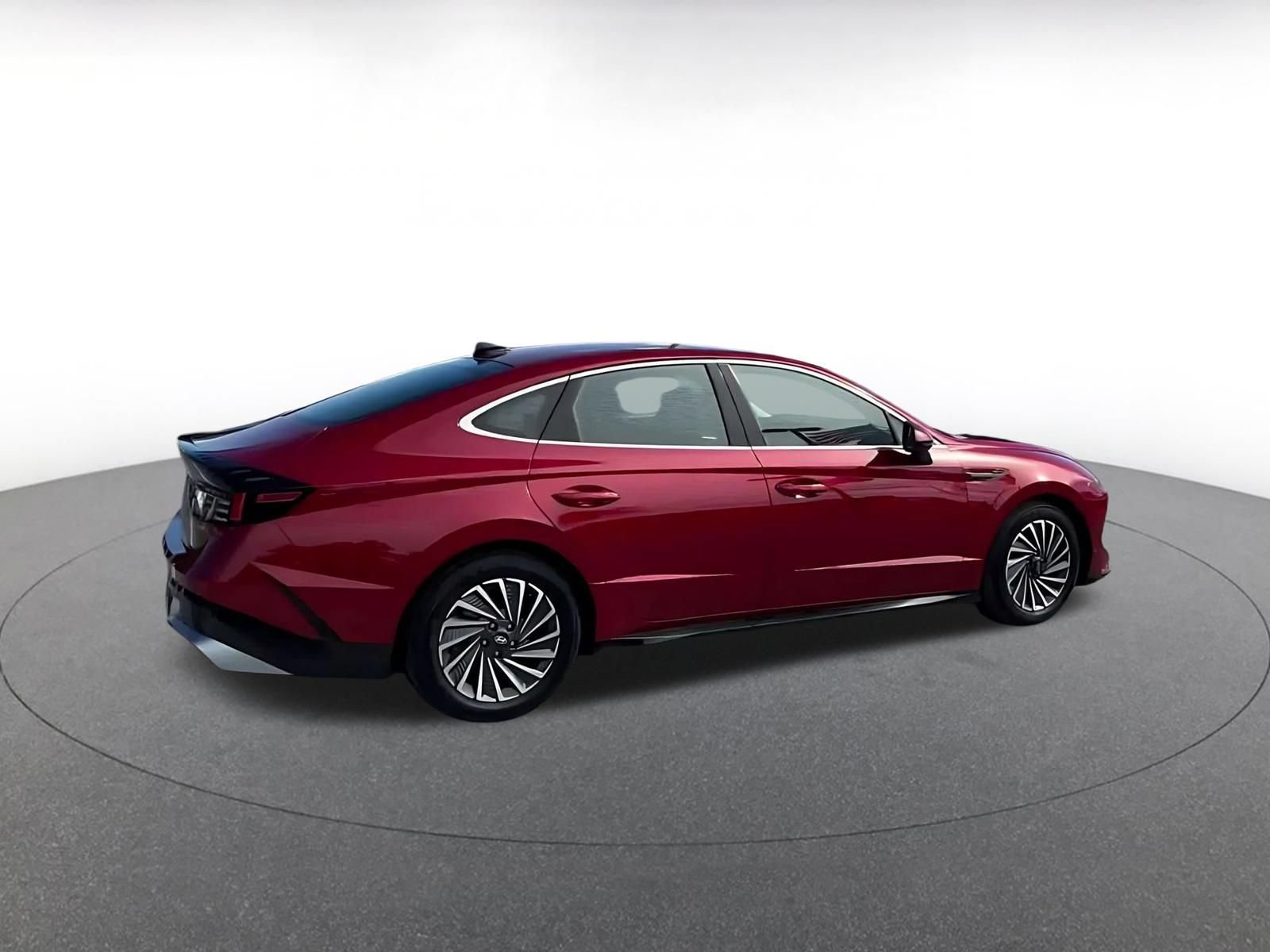 Used 2025 Hyundai Sonata SEL FWD image 4