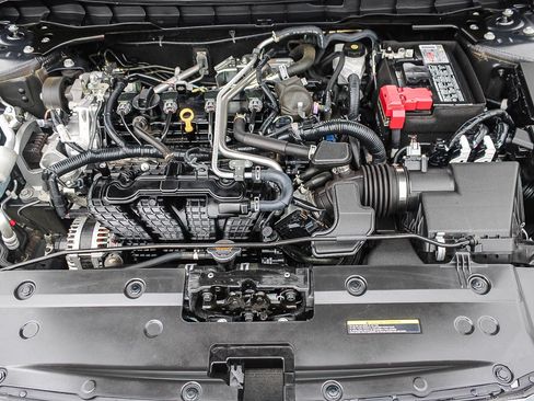 Used 2025 Nissan Altima 2.5 SR FWD image 27