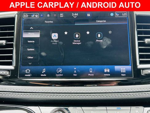 Used 2023 Chrysler Pacifica Limited FWD image 5