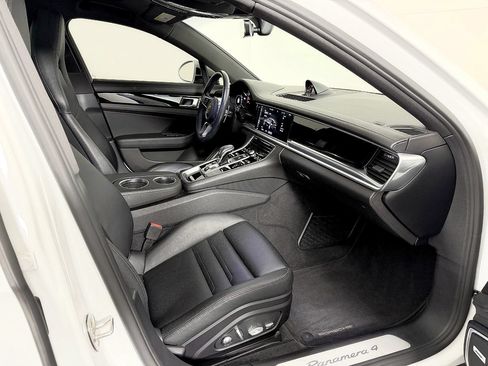 Used 2017 Porsche Panamera 4 AWD/4WD image 54