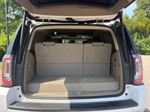 Used 2019 GMC Yukon SLT w/ Premium Edition AWD/4WD image 19