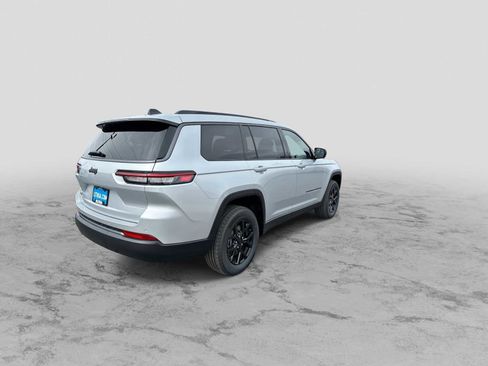 New 2026 Jeep Grand Cherokee L 4WD image 8