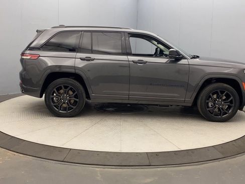 Used 2023 Jeep Grand Cherokee 30th Anniversary AWD/4WD image 6