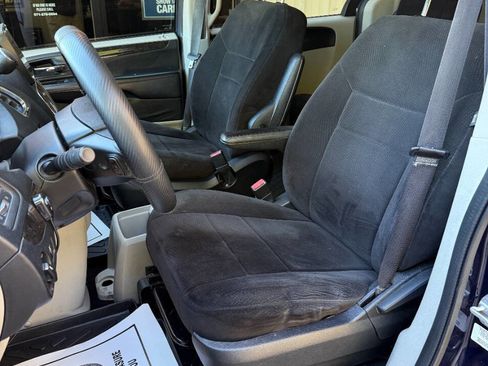 Used 2012 Dodge Grand Caravan SE image 10