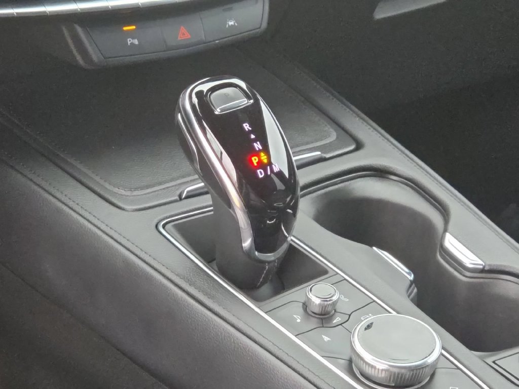 Used 2025 Cadillac XT4 Premium Luxury AWD/4WD image 27