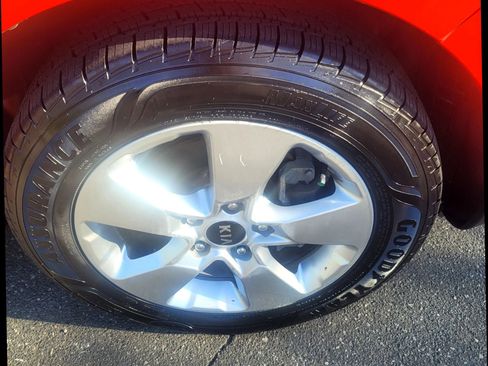 Used 2019 Kia Soul image 13